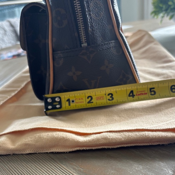 LOUIS VUITTON Monogram Manhattan PM - Picture 13 of 15